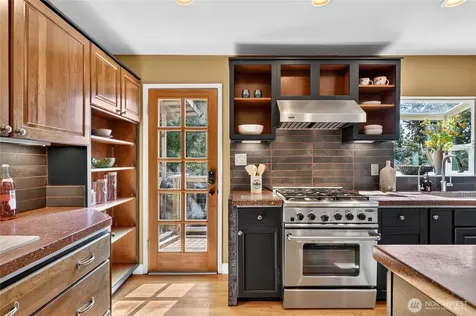 8560 37th Avenue SW Seattle WA 98126