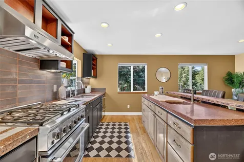 8560 37th Avenue SW Seattle WA 98126