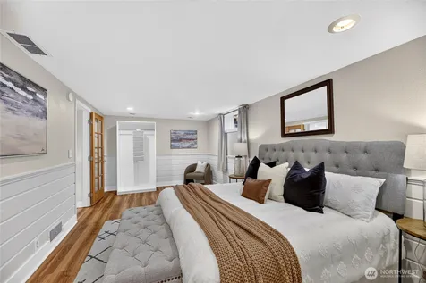 8560 37th Avenue SW Seattle WA 98126