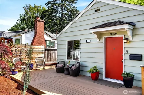 8560 37th Avenue SW Seattle WA 98126