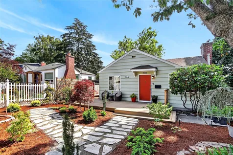 8560 37th Avenue SW Seattle WA 98126