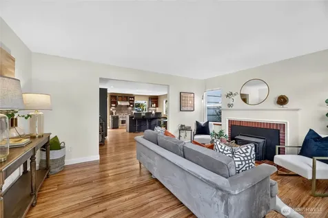 8560 37th Avenue SW Seattle WA 98126