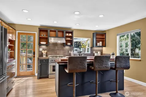 8560 37th Avenue SW Seattle WA 98126