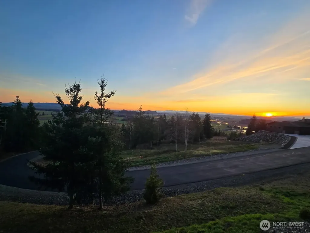 4 Avalon Heights Way Sedro Woolley WA 98284