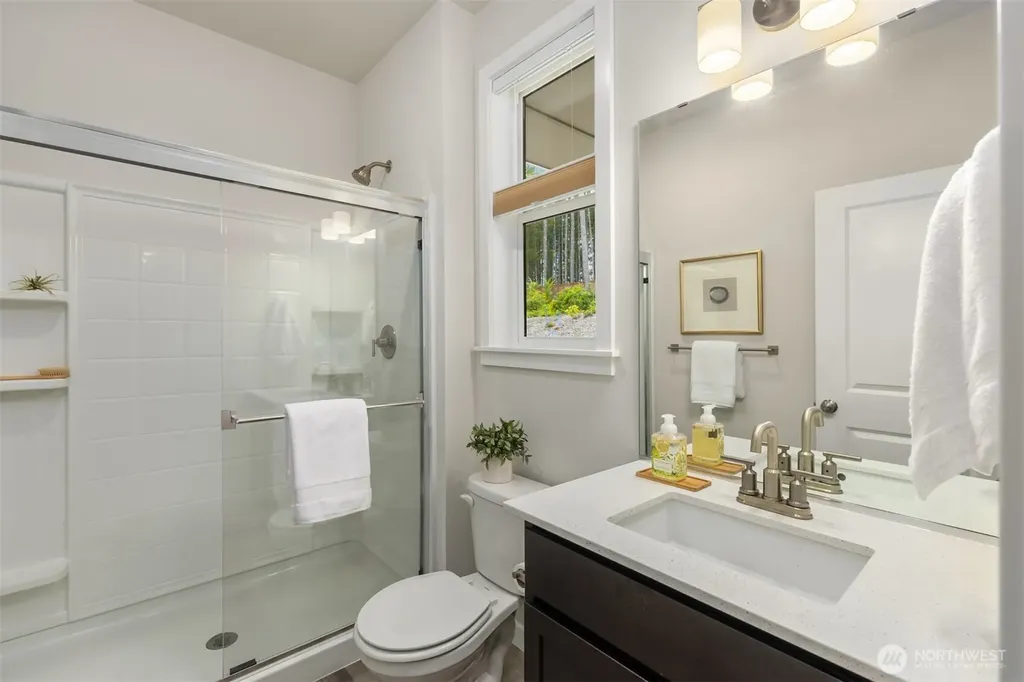 1785 Ashby Avenue NW Poulsbo WA 98370