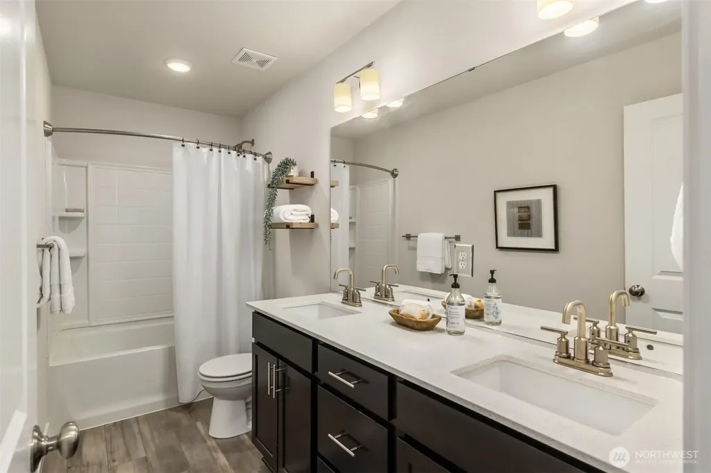 1785 Ashby Avenue NW Poulsbo WA 98370