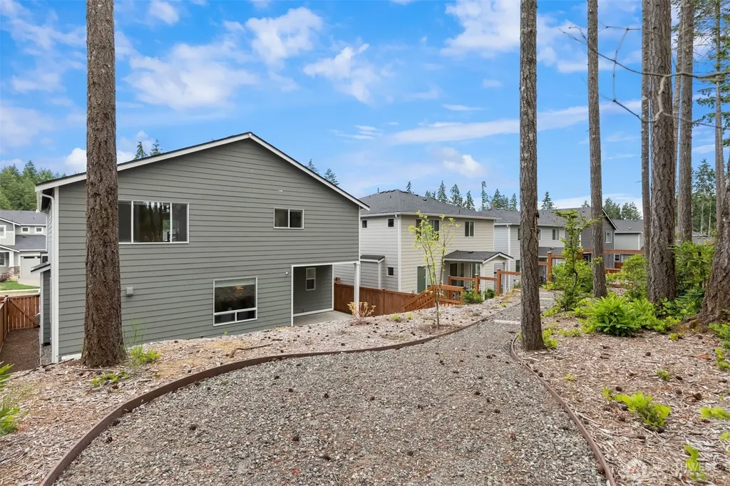 1785 Ashby Avenue NW Poulsbo WA 98370