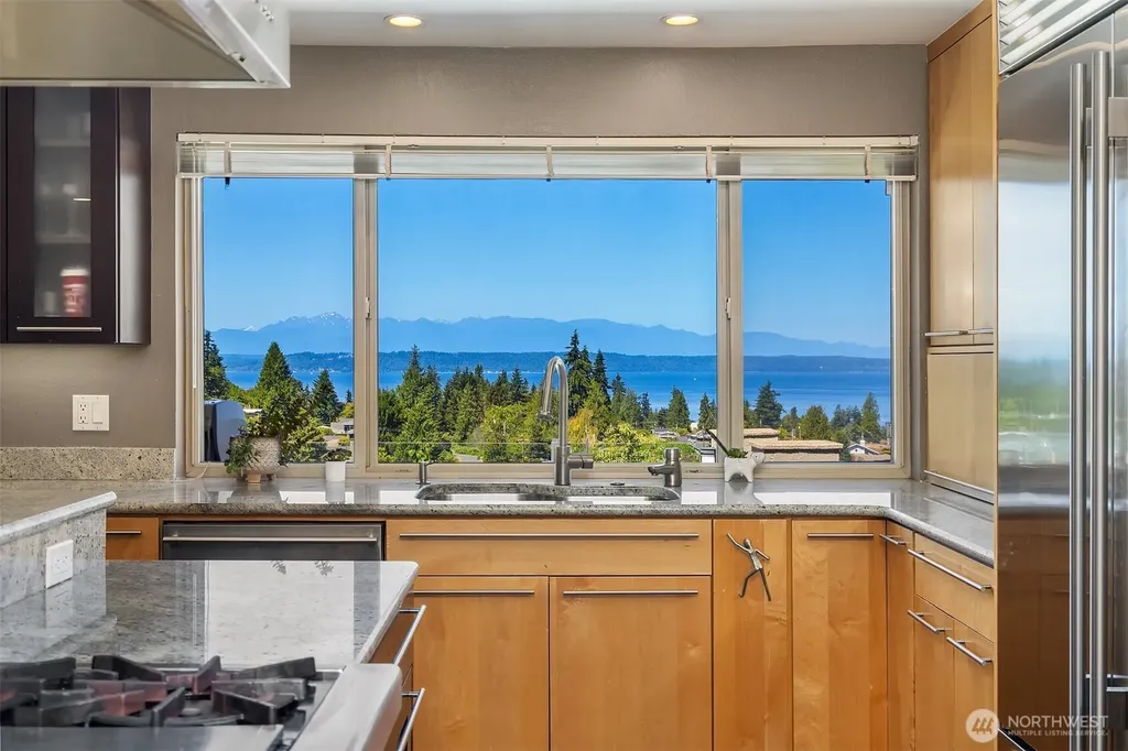 227 Highland Drive Edmonds WA 98020