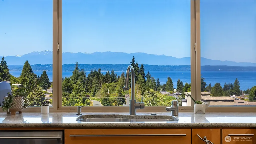 227 Highland Drive Edmonds WA 98020