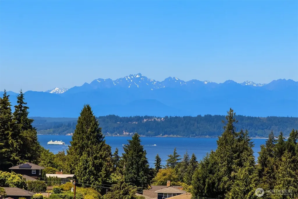 227 Highland Drive Edmonds WA 98020
