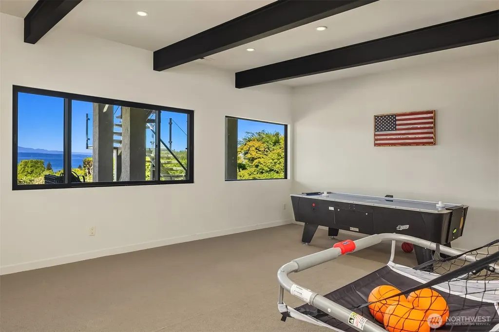 227 Highland Drive Edmonds WA 98020