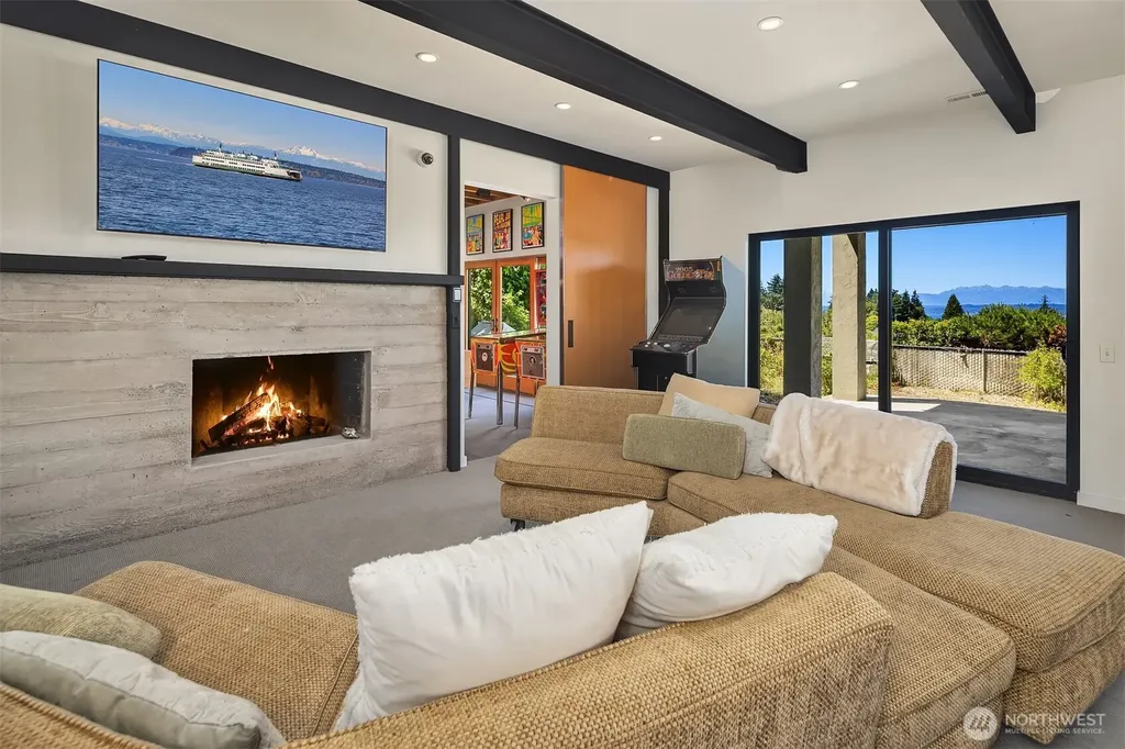 227 Highland Drive Edmonds WA 98020