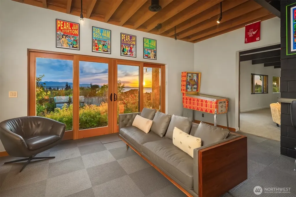 227 Highland Drive Edmonds WA 98020