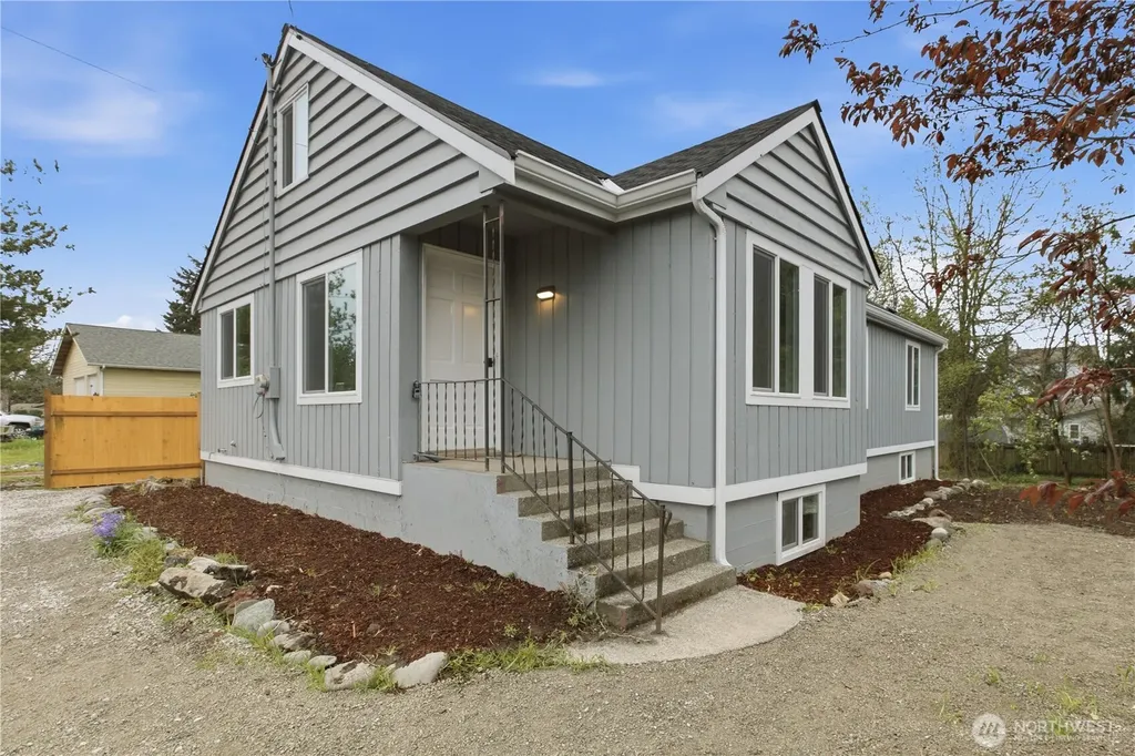 400 22 Avenue Court Milton WA 98354