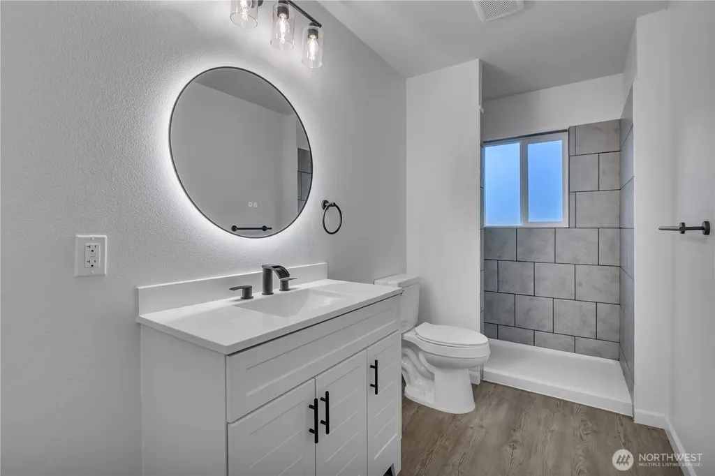 400 22 Avenue Court Milton WA 98354