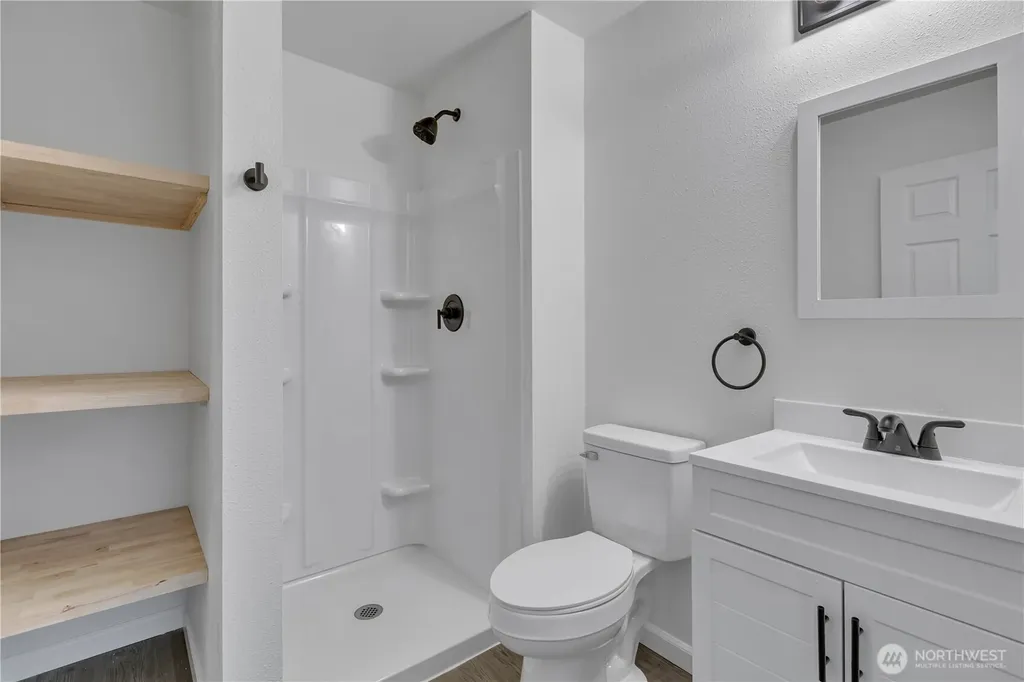 400 22 Avenue Court Milton WA 98354