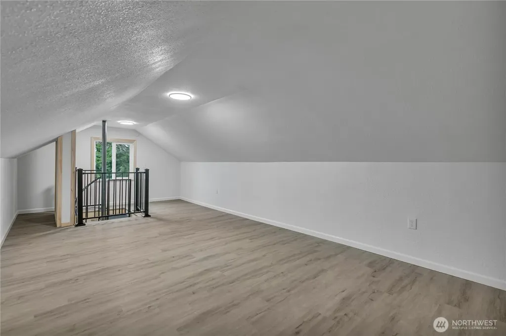 400 22 Avenue Court Milton WA 98354