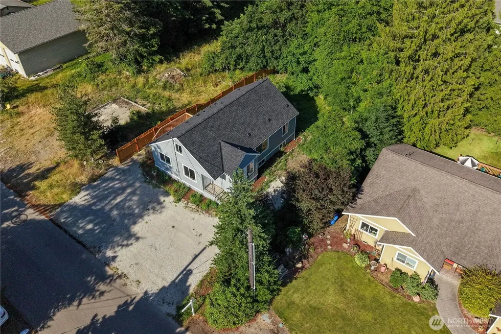 400 22 Avenue Court Milton WA 98354