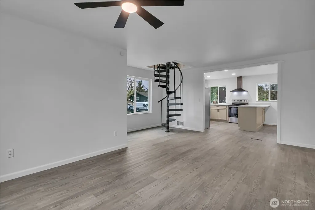 400 22 Avenue Court Milton WA 98354