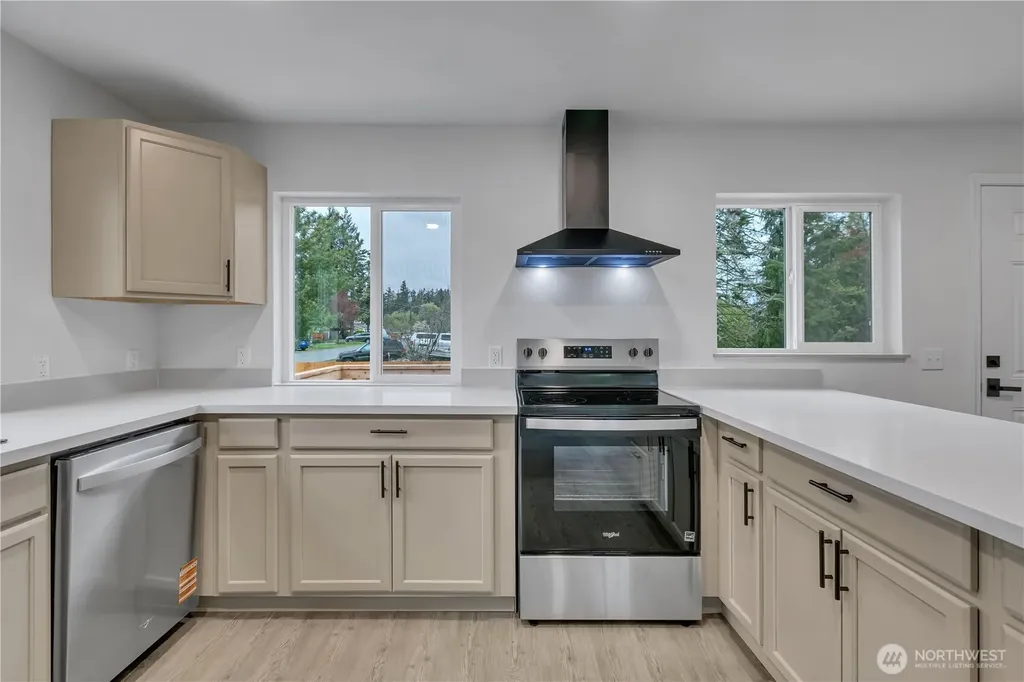 400 22 Avenue Court Milton WA 98354