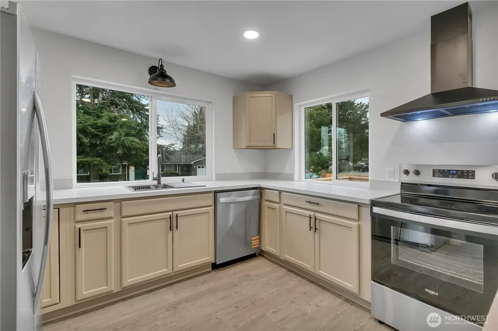 400 22 Avenue Court Milton WA 98354