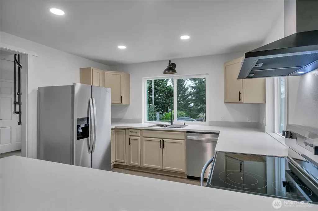 400 22 Avenue Court Milton WA 98354