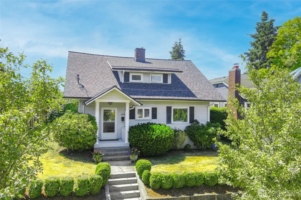 3015 Walnut Avenue SW Seattle WA 98116