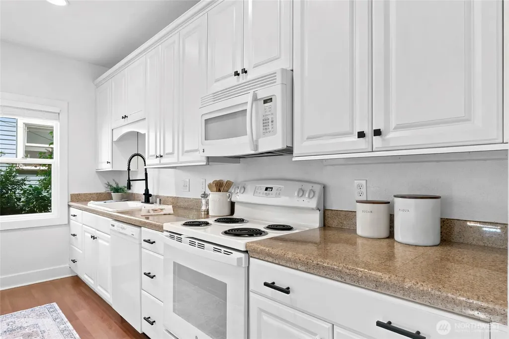 3015 Walnut Avenue SW Seattle WA 98116