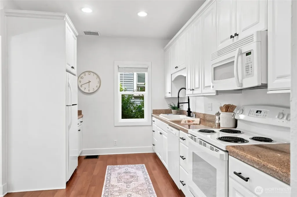 3015 Walnut Avenue SW Seattle WA 98116