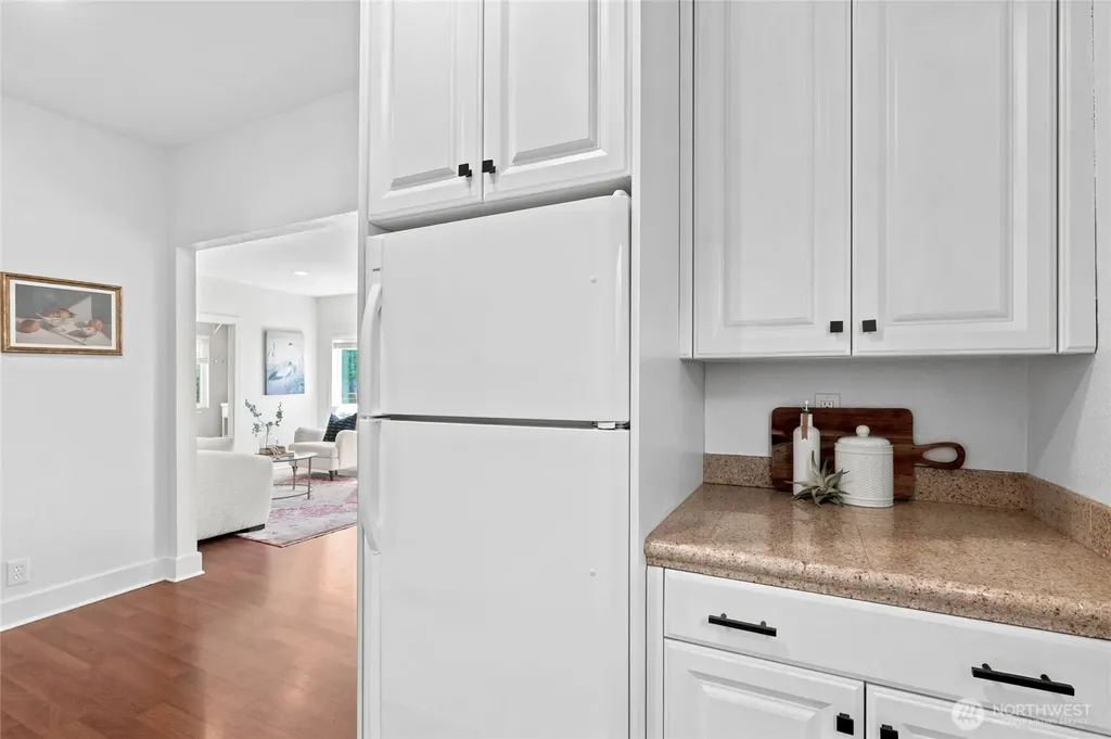 3015 Walnut Avenue SW Seattle WA 98116