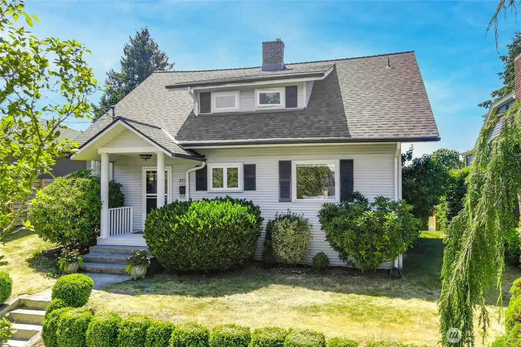 3015 Walnut Avenue SW Seattle WA 98116
