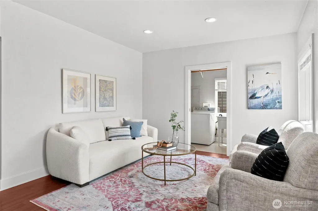 3015 Walnut Avenue SW Seattle WA 98116