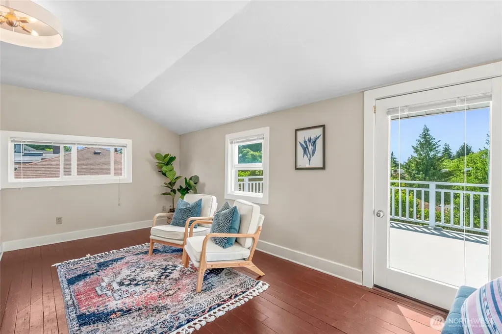 3015 Walnut Avenue SW Seattle WA 98116