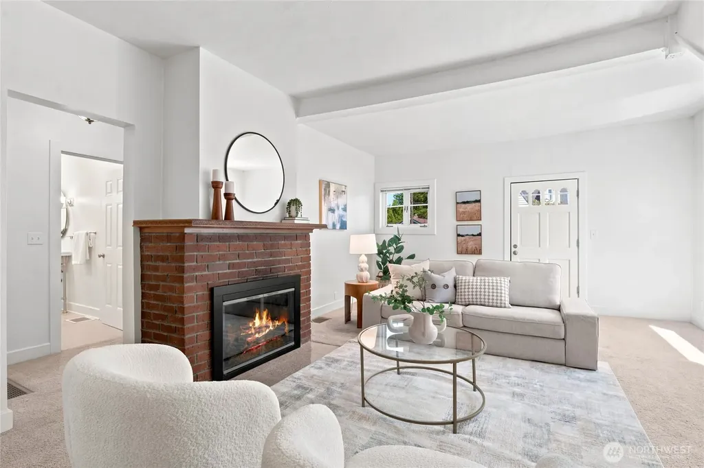 3015 Walnut Avenue SW Seattle WA 98116