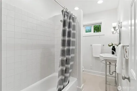 3015 Walnut Avenue SW Seattle WA 98116