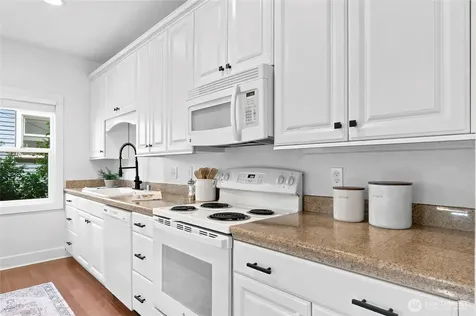 3015 Walnut Avenue SW Seattle WA 98116