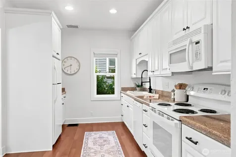3015 Walnut Avenue SW Seattle WA 98116