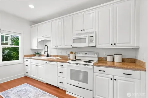 3015 Walnut Avenue SW Seattle WA 98116