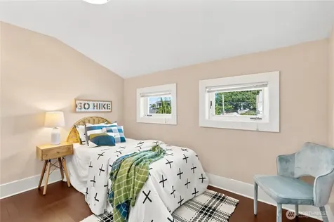 3015 Walnut Avenue SW Seattle WA 98116