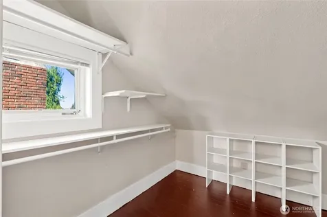 3015 Walnut Avenue SW Seattle WA 98116