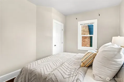 3015 Walnut Avenue SW Seattle WA 98116