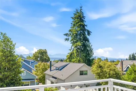 3015 Walnut Avenue SW Seattle WA 98116