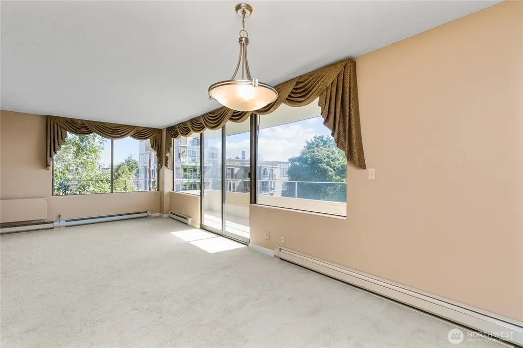 521 5th Avenue Seattle WA 98119