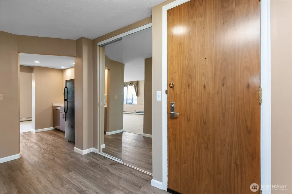 521 5th Avenue Seattle WA 98119