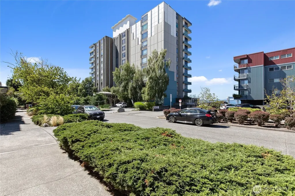 521 5th Avenue Seattle WA 98119