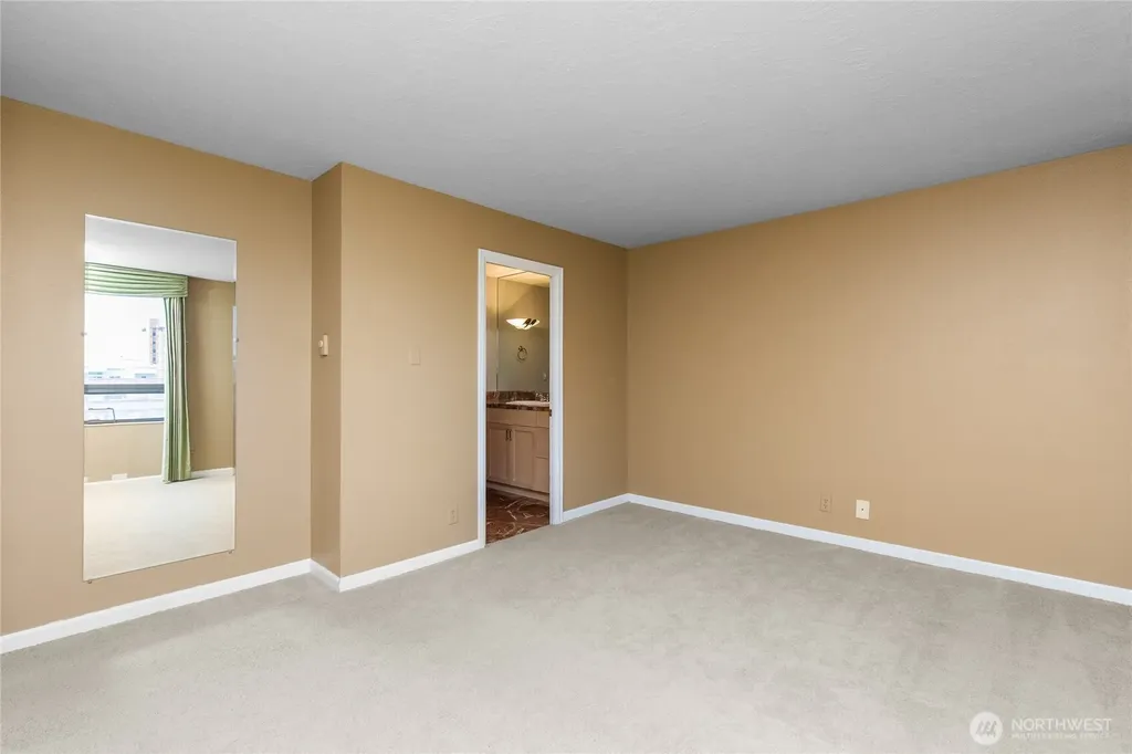 521 5th Avenue Seattle WA 98119