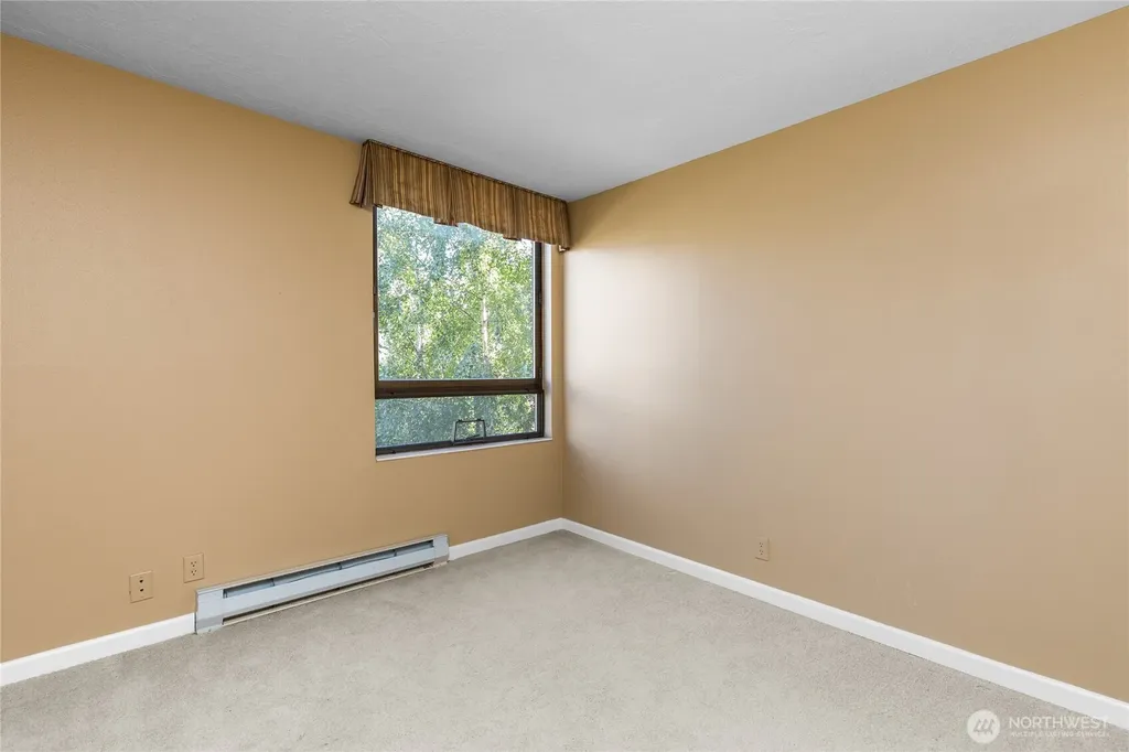 521 5th Avenue Seattle WA 98119
