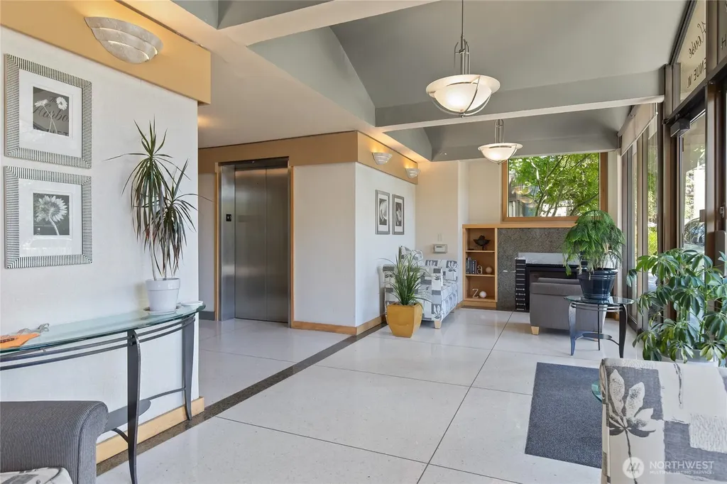 521 5th Avenue Seattle WA 98119