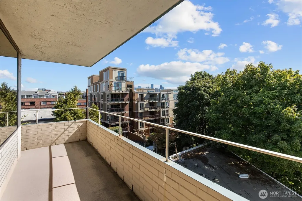 521 5th Avenue Seattle WA 98119