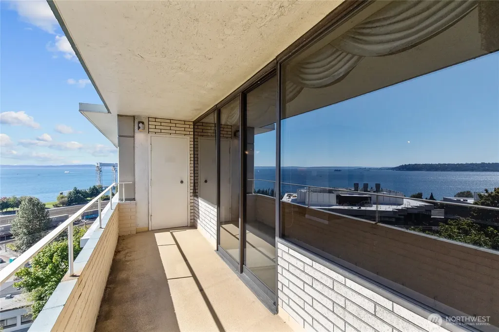 521 5th Avenue Seattle WA 98119